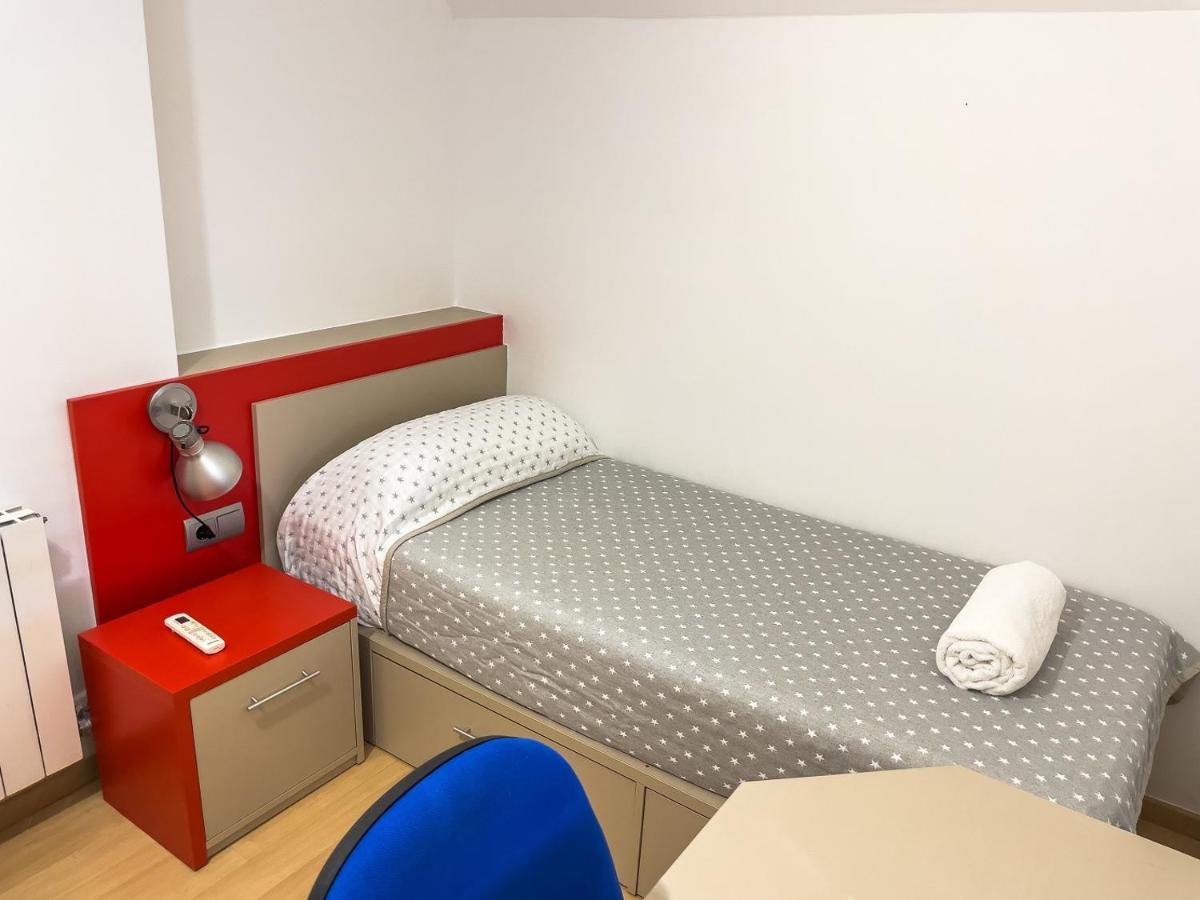 Leevin Student Apartment *